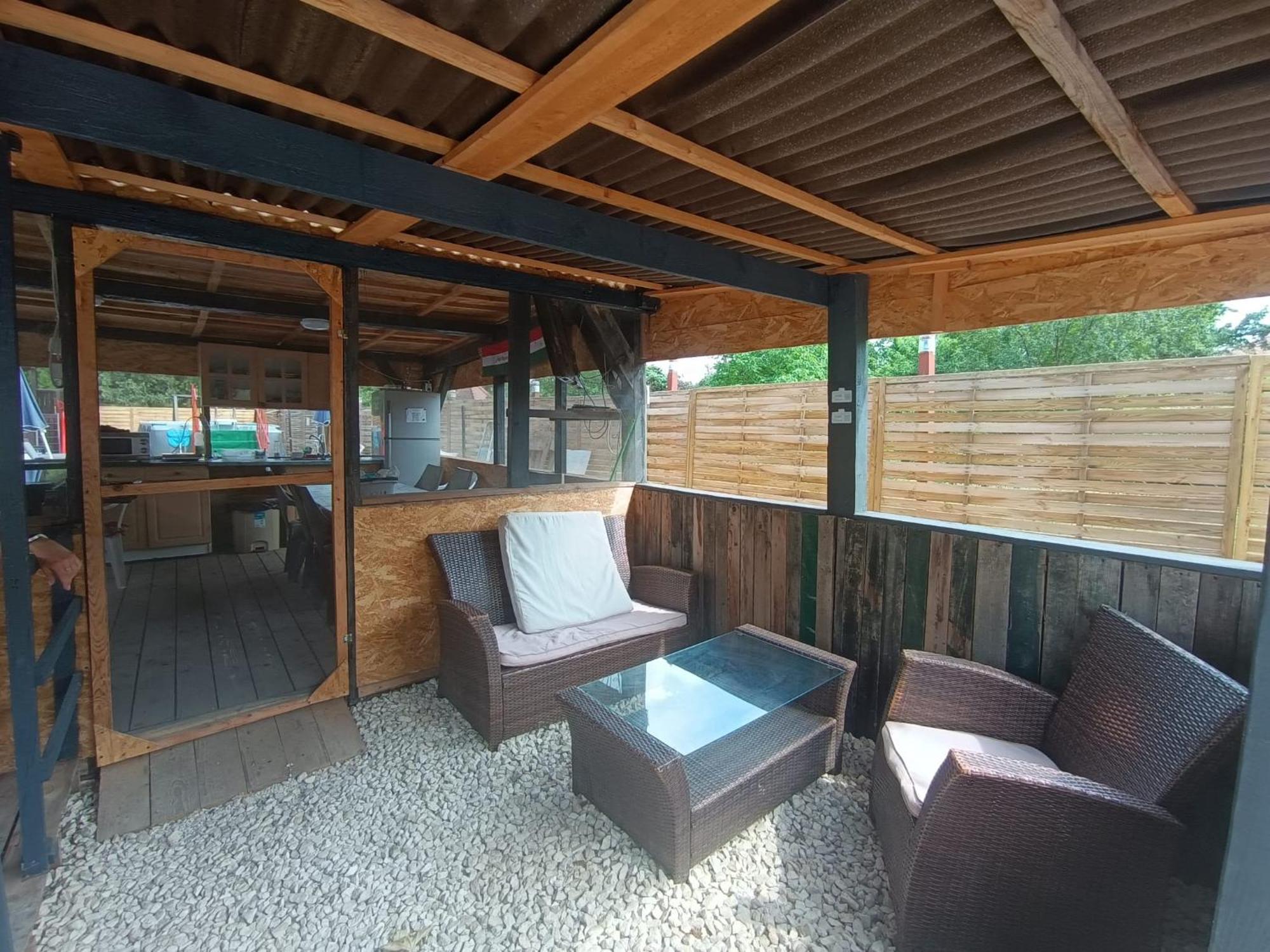 Borostyan Panzio B&B *